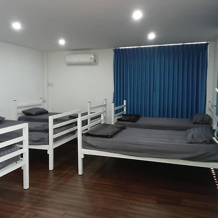 Happy Home Hostel Bangkok Exterior foto
